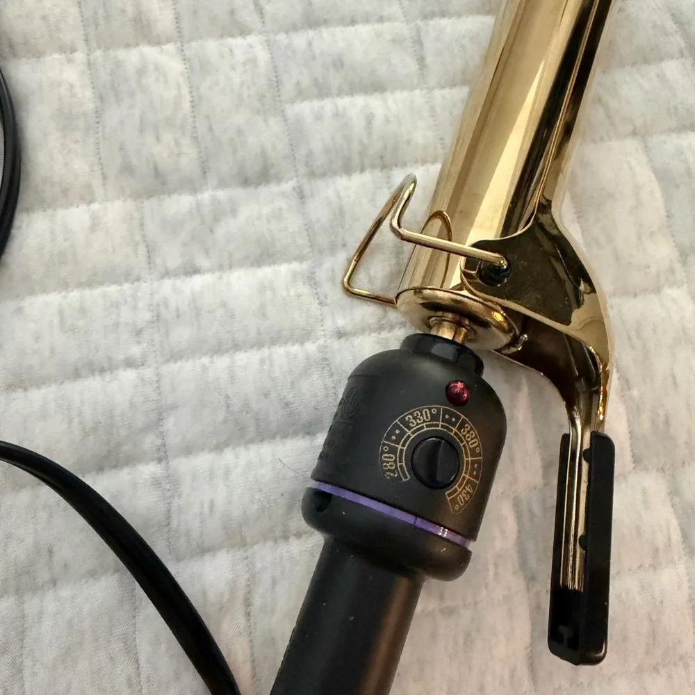 Hot Tools Signature Gold and Black Curling Iron